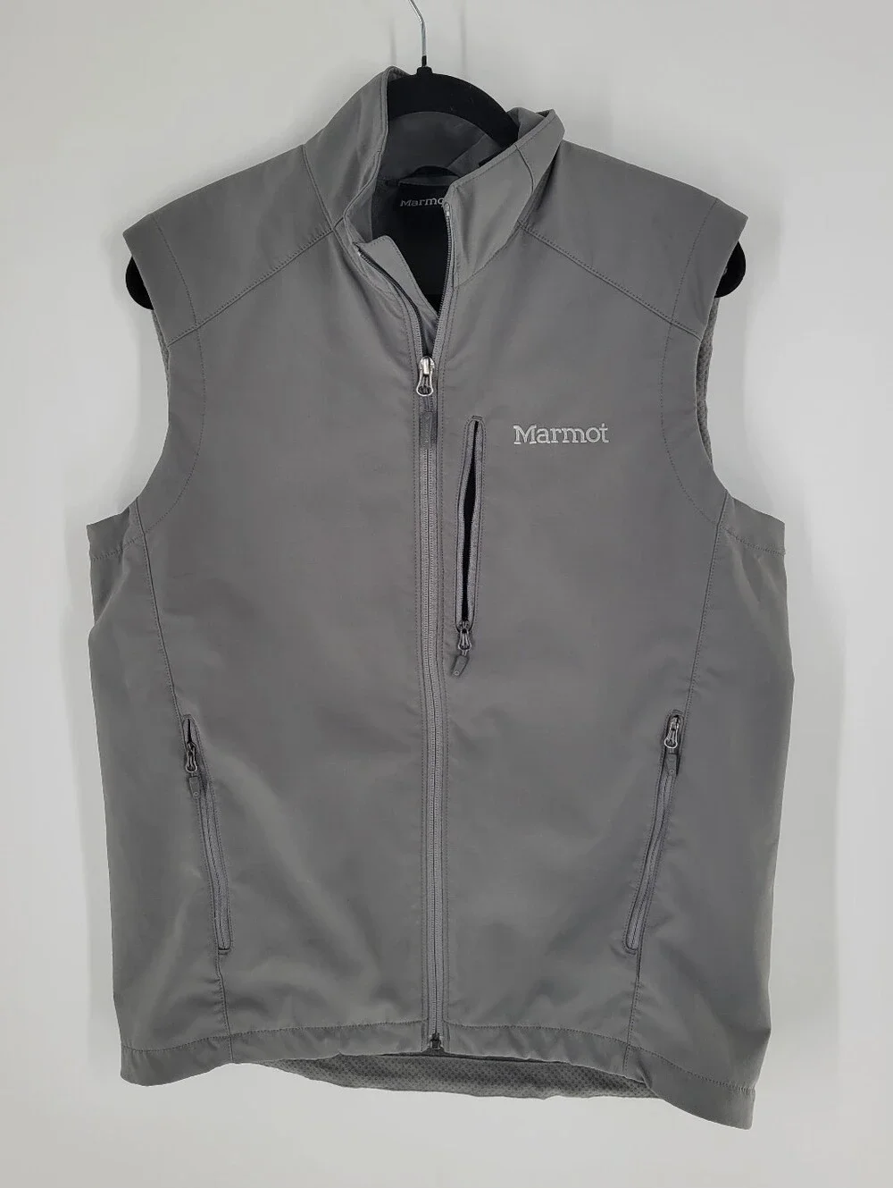 Marmot Men's Light Gray Softshell Vest with Zipper Pockets Size M